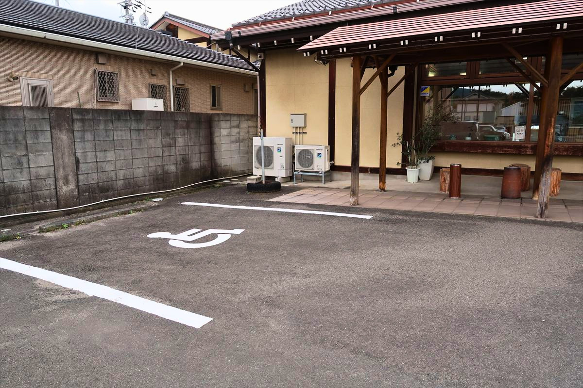 障がい者用駐車スペース