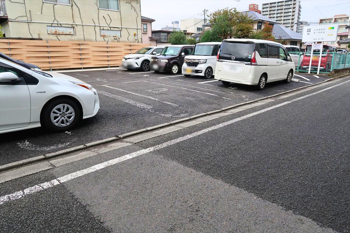 お客様専用第一駐車場(8台)